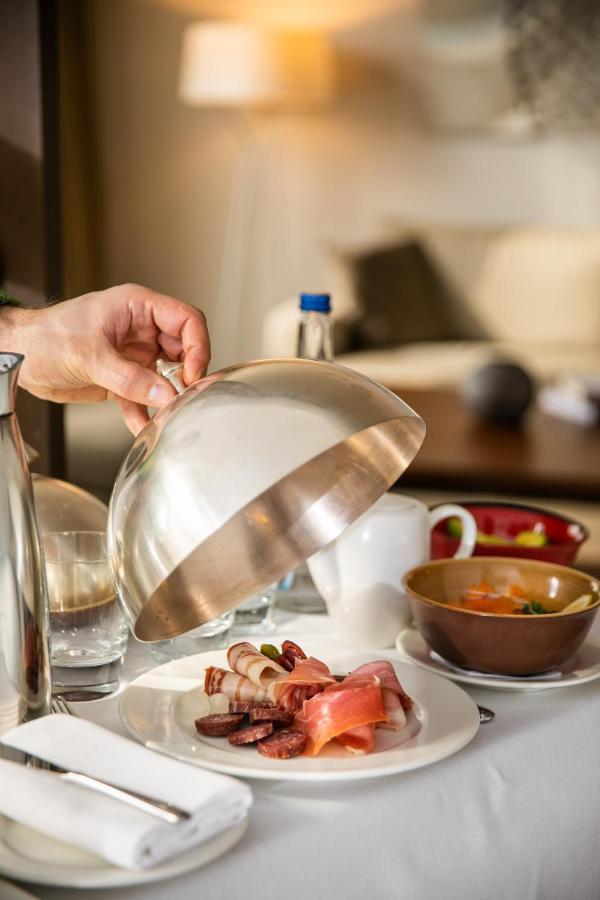Hotel Hyatt Regency Belgrado Esterno foto