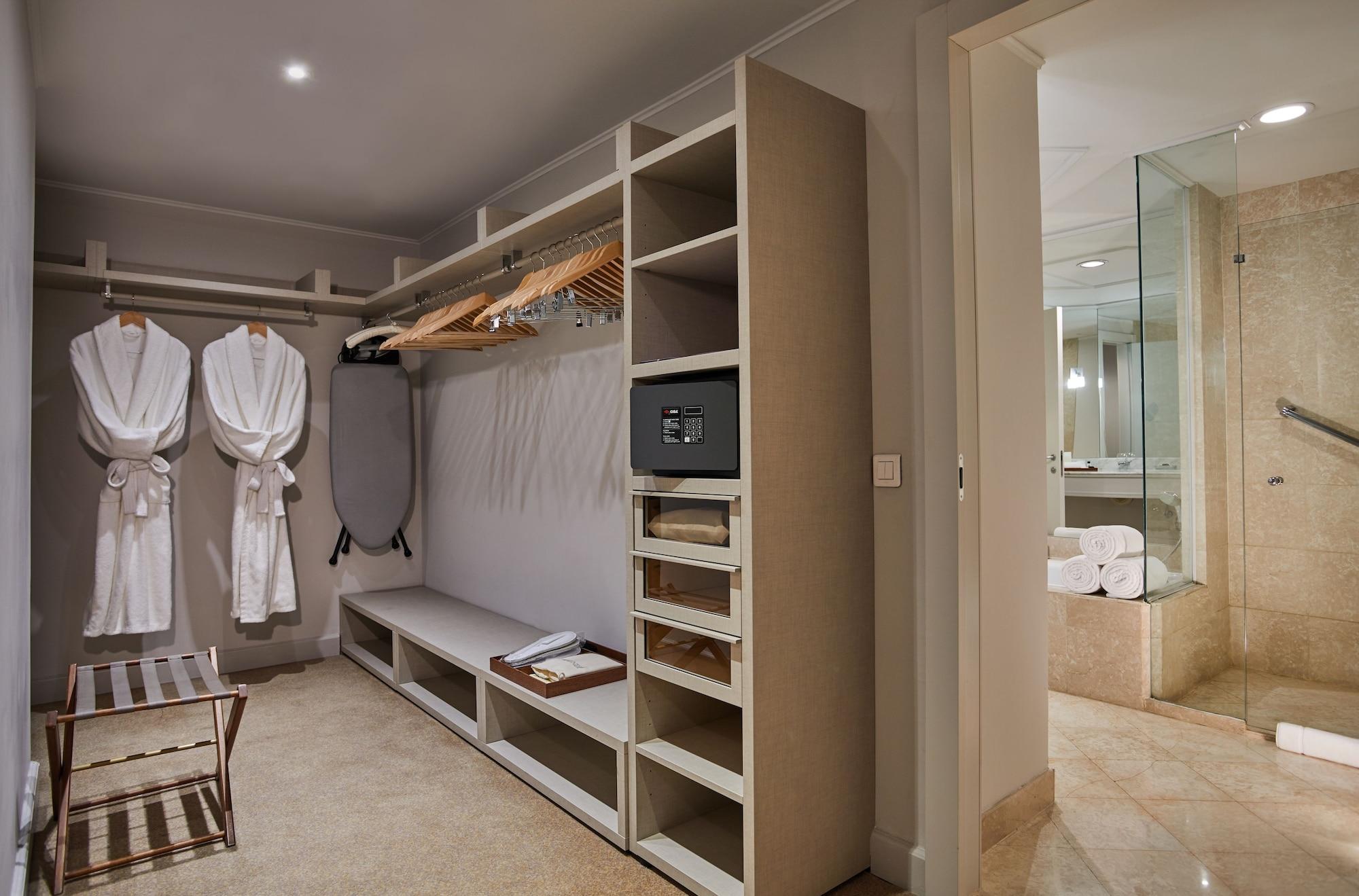 Hotel Hyatt Regency Belgrado Esterno foto A walk-in closet