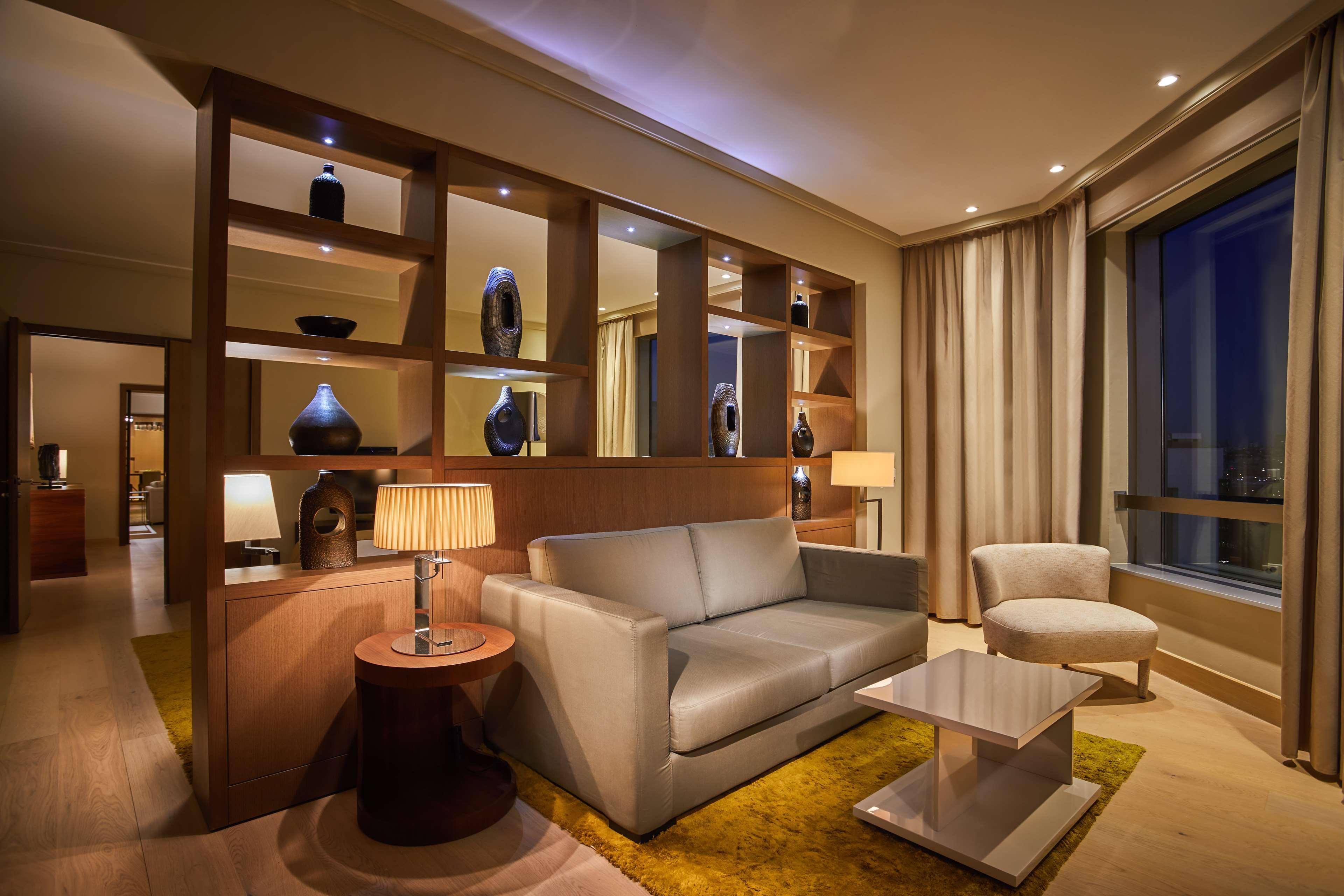 Hotel Hyatt Regency Belgrado Esterno foto A living room at the hotel