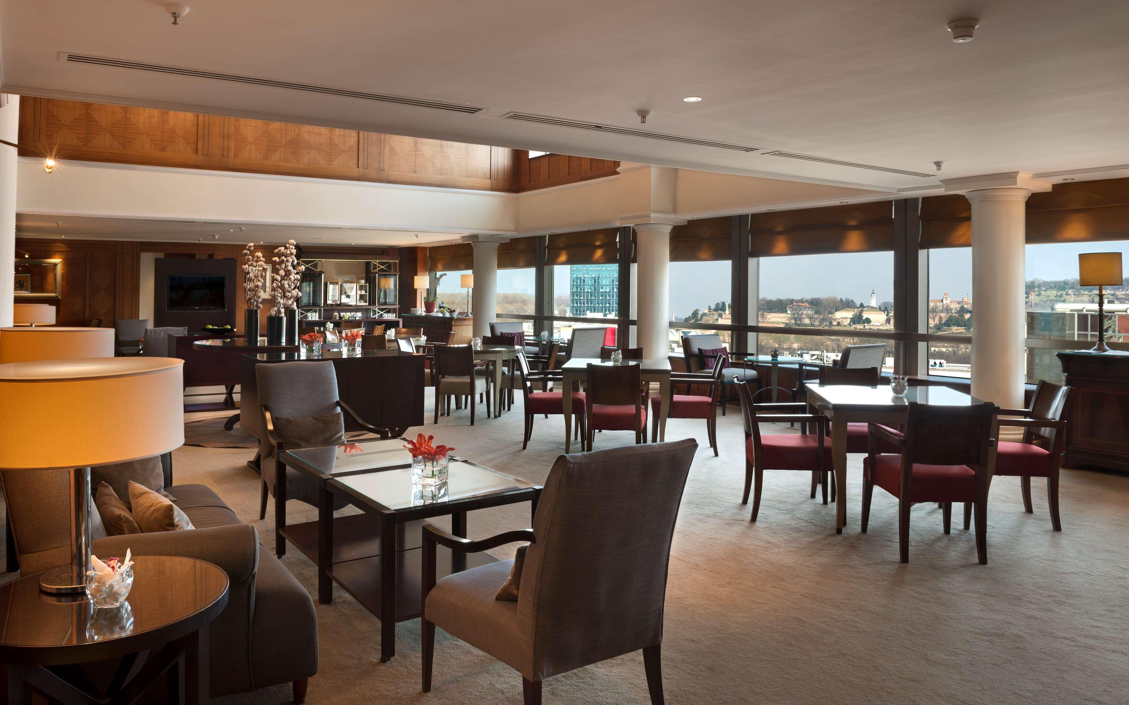 Hotel Hyatt Regency Belgrado Esterno foto The Club lounge at London Heathrow Airport