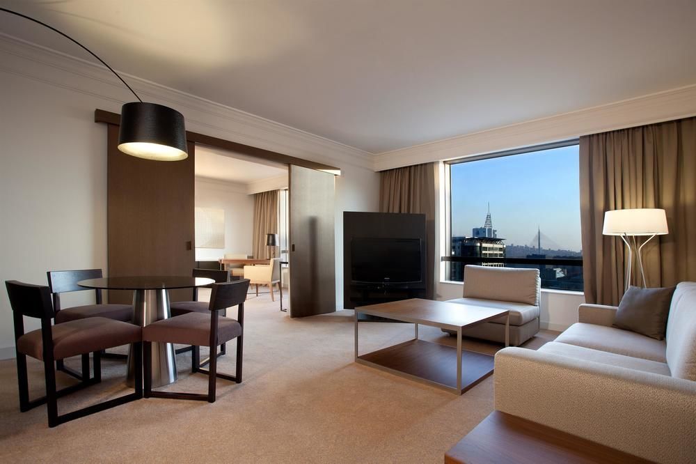 Hotel Hyatt Regency Belgrado Esterno foto Suite
